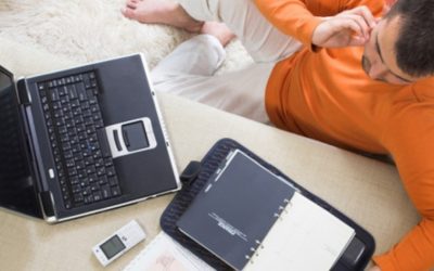 Causas del estrés en lugares de trabajo remotos y cómo lidiar con ellos
